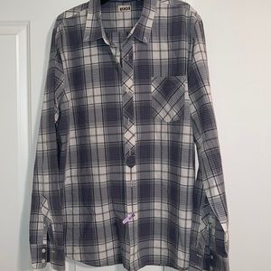 Men’s plaid button up